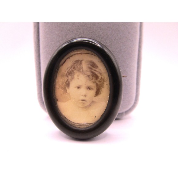 Antique Victorian Whitby Jet Photo Locket Brooch Pin Mourning Pin - Picture 3 of 9